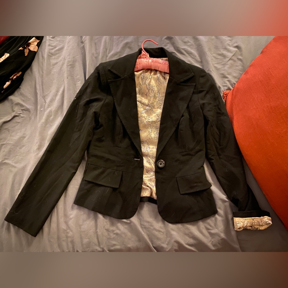 Xoxo signature black blazer with satin inside